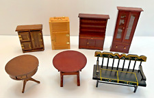 Casa de bonecas miniaturas duas caixas de gelo, mesas, banco preto, armário alto e cabana, usado comprar usado  Enviando para Brazil