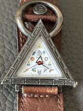 Orologio triangolare vintage usato  Italia