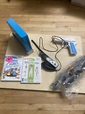 USADO Edición Especial Wii Azul + 2 Juegos + Pistola NyKo + WiiMote Negro, Nunchuk. ¡Una oferta! segunda mano  Embacar hacia Argentina