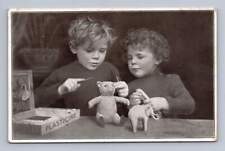 Niños Tallando Juguetes de Plástico Temprano "Plasticina" Publicidad Antigua Inglaterra ~ Años 10, usado segunda mano  Embacar hacia Argentina