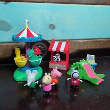 Lote de juguetes de figuras familiares de Peppa Pig Friends patio de recreo carrusel tobogán circo segunda mano  Embacar hacia Argentina