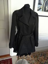 Trench coat John Lewis primavera/verão preto com cinto curto / Mac / clássico Reino Unido 16 comprar usado  Enviando para Brazil