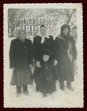 Foto De Colección Años 50 Aldeano Soviético, Mujeres y Niños Rurales, Invierno Nieve Fría segunda mano  Embacar hacia Mexico