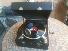 Antico grammofono portatile usato  Italia