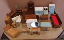 Muebles y accesorios coleccionables para casa de muñecas. Varias marcas y materiales. segunda mano  Embacar hacia Argentina