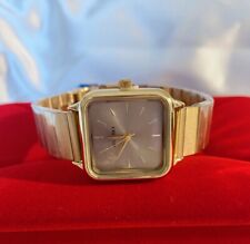 Relógio feminino de aço inoxidável dourado cintilante da moda. comprar usado  Enviando para Brazil