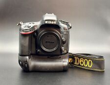 Usado, Cuerpo de cámara Nikon D600 24,3 MP CMOS FX Full Frame DSLR con empuñadura segunda mano  Embacar hacia Argentina