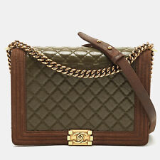 Usado, Bolsa Chanel marrom/verde oliva acolchoada de couro grande Paris-Edimburgo para menino comprar usado  Enviando para Brazil