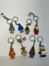 Lote de (8) chaveiro minifigura Lego tubarão, Papai Noel, Yoda, Chewey, piloto, mini figos, usado comprar usado  Enviando para Brazil