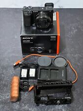 Usado, Lente Sony Alpha a6400 4K UHD 16-50mm com baterias de gaiola/cartões SD/carregador/caixa comprar usado  Enviando para Brazil