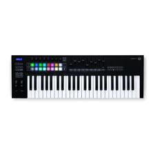 Novation launchkey mk3 d'occasion  Expédié en Belgium