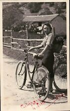 Anni ragazza bicicletta usato  Albenga