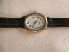 Relógio de pulso feminino elegante preto e prata tonificado com pulseira de fivela ajustável, usado comprar usado  Enviando para Brazil