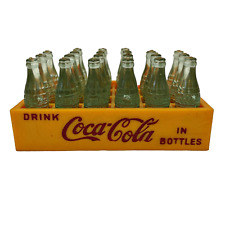 Usado, Lote de (18) garrafas miniaturas de Coca-Cola em mini estojo plástico amarelo comprar usado  Enviando para Brazil
