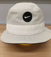 Nike bucket hat usato  Novara