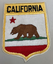 Parche bordado escudo bandera del estado de California estrella oso aprox. 3"" x 4"" de colección segunda mano  Embacar hacia Argentina