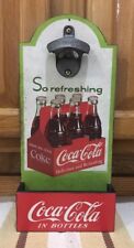 Coca Cola Coke Soda Glass Bottle Opener Hanging Wood Wall Mount Cap Receptacle d'occasion  Expédié en France