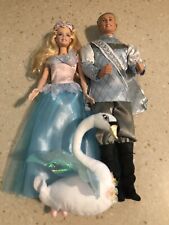 Barbie do Lago dos Cisnes Barbie como Odette com o Príncipe Daniel e Cisne, 2003, Leia! comprar usado  Enviando para Brazil