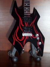 Usado, Guitarra em miniatura SLAYER KERRY KING GIFT memorabilia suporte de exibição GRÁTIS ARTE comprar usado  Enviando para Brazil