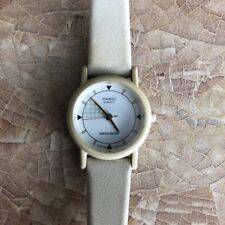 Relógio de pulso feminino vintage Casio 359 - LQ 55 branco redondo retrô comprar usado  Enviando para Brazil