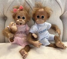 Usado, Conjunto de bonecas gêmeas Ashton Drake Double Trouble Baby Monkey comprar usado  Enviando para Brazil