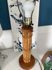 Lámpara de mesa de bambú de colección base de madera arpa de latón excelente segunda mano  Embacar hacia Mexico