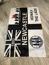 Bandeira de futebol Newcastle - Toon Toon Army 5 pés x 3 pés Newcastle nova em folha comprar usado  Enviando para Brazil