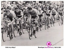 CYCLISME 1963, LE COUREUR RIK VAN LOOY BATTU AU SPRINT PAR BEHEYT, SPORT -S564 comprar usado  Enviando para Brazil