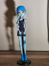 Boneca Monster High Frankie Stein Skultimate Roller Maze 2011 com capacete e patins comprar usado  Enviando para Brazil