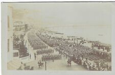 Militar da Primeira Guerra Mundial - soldados marchando através de dover (cartão postal sépia foto real) c1916 comprar usado  Enviando para Brazil