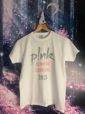 Camiseta VIOLET WOLVES 'PINK CARNIVAL TOUR 2023" comprar usado  Enviando para Brazil