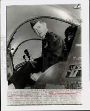 Foto de prensa 1955 suboficial Billy Wester establece récord de velocidad de helicóptero, OK segunda mano  Embacar hacia Argentina