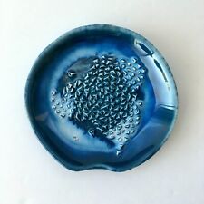 Ralador de gengibre e alho indescritível empreendedor azul escuro redondo feito à mão cerâmica 5" comprar usado  Enviando para Brazil