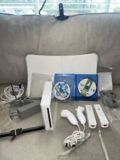 Pacote Nintendo Wii Fit com Balance Board, Console, Controles, Nunchucks, 2 Jogos comprar usado  Enviando para Brazil