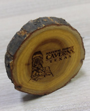 Um pequeno pedaço de madeira gravado com fatias de madeira de casca de árvore natural, 1,50 cm comprar usado  Enviando para Brazil