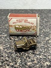 Usado, Veículo militar Jeep miniatura de polietileno com caixa década de 1950 comprar usado  Enviando para Brazil
