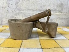 Antiguo mortero de madera primitivo del siglo XIX tallado a mano y mango de mortero segunda mano  Embacar hacia Argentina
