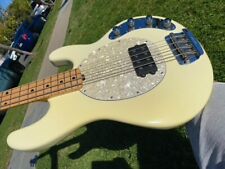 Usado, Ernie Ball Music Man Stingray 2005 4 cuerdas 4H blanco con cabezal a juego segunda mano  Embacar hacia Argentina