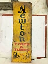 Ancien Vintage Newton Pneus & Tubes Publicité Unique Fer Boite Signe Board comprar usado  Enviando para Brazil