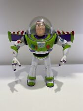 Brinquedo Buzz Lightyear 12" Thinkway brinquedos asas pop-up acende e faz sons comprar usado  Enviando para Brazil