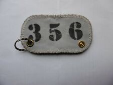 Porte clef PORSCHE 356  A-B-C ,PLaquette,insigne,Neuf,Rare,fait avec de la voile d'occasion  Pessac