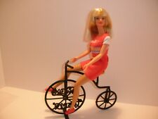 Triciclo de hierro forjado Barbie Coca Cola con muñeca segunda mano  Embacar hacia Argentina