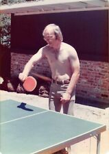 De Colección Años 70 Foto Piscina Fiesta Blanco Rubio Hombre Sin Camisa Jugando Pingpong #28 segunda mano  Embacar hacia Argentina