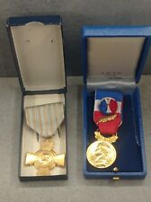 Lot medals decorations d'occasion  Expédié en Belgium