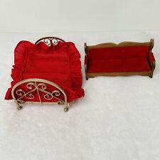 Usado, Muebles vintage Concorde Miniaturas sofá de terciopelo rojo cama de latón casa de muñecas segunda mano  Embacar hacia Argentina