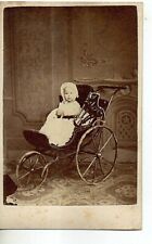 B3-73905. Foto CDV original da década de 1860 bebê atento em carrinho de dossel de três rodas, usado comprar usado  Enviando para Brazil