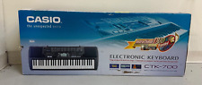 Teclado elétrico portátil Casio CTK-700 preto 61 teclas 100 músicas banco comprar usado  Enviando para Brazil