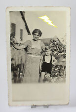 Foto - Frau mit Kind - Sommer - Kleid - Haus - Militär - Krieg - 2. Weltkrieg na sprzedaż  Wysyłka do Poland