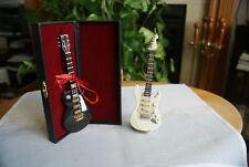 Réplica Miniatura Coleccionable de Guitarras Modelo Les Paul/Fender Strat segunda mano  Embacar hacia Argentina