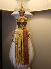 Lindas borlas decorativas douradas com fios multicoloridos e coroa como parte superior comprar usado  Enviando para Brazil